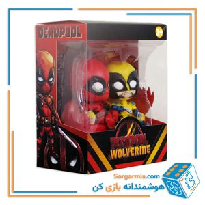 فیگور ددپول و ولورین روی مبل