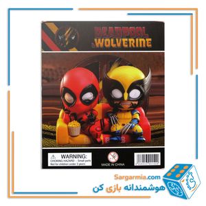 فیگور ددپول و ولورین روی مبل